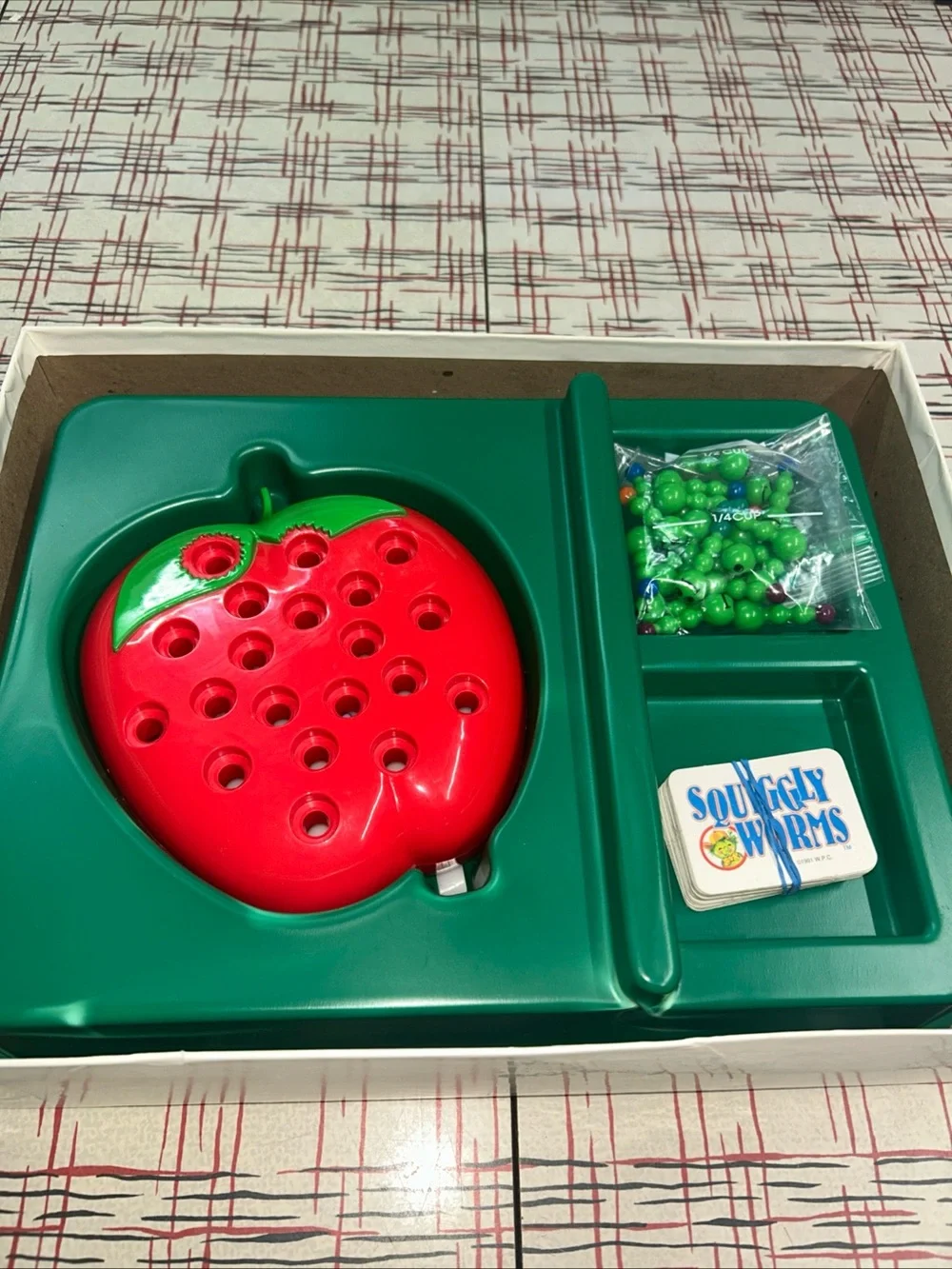 Squiggly Worms, Vintage Kids Board Game, Golden Games, 1991